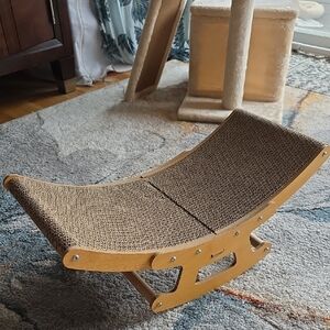 FREE Unused NWOT New ASSEMBLED rocking Cat Scratcher Bed Firm/bundle